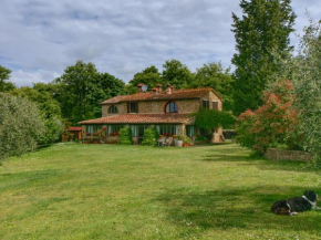 Rural villa with heated pool large terrace and beautiful views Lucignano